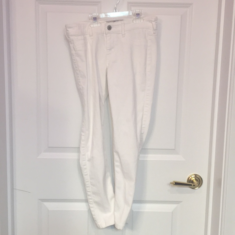 White Hollister skinny jeans